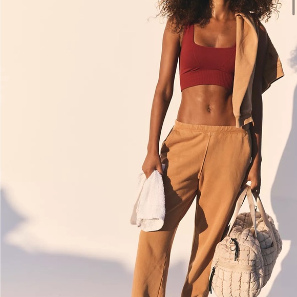 Stylish Red Ribbed Crop Top - Picture 3 of 8